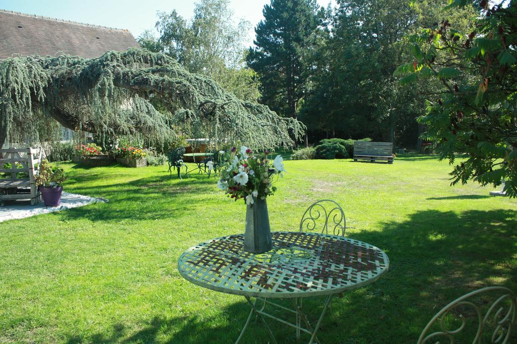 Bed and Breakfast Maison Prairie Bonheur Magny-les-Hameaux Exterior foto