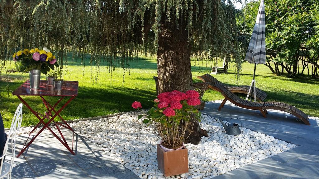 Bed and Breakfast Maison Prairie Bonheur Magny-les-Hameaux Exterior foto