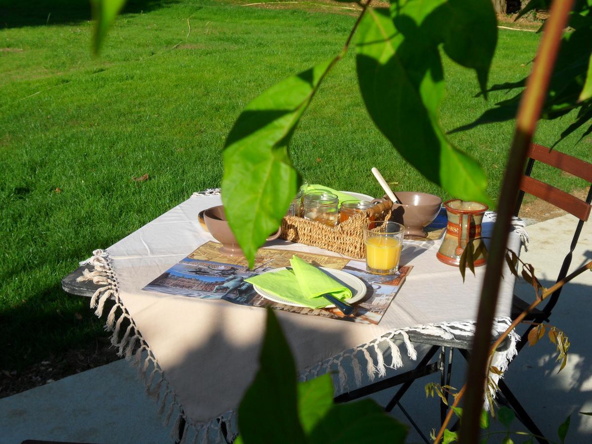 Bed and Breakfast Maison Prairie Bonheur Magny-les-Hameaux Exterior foto