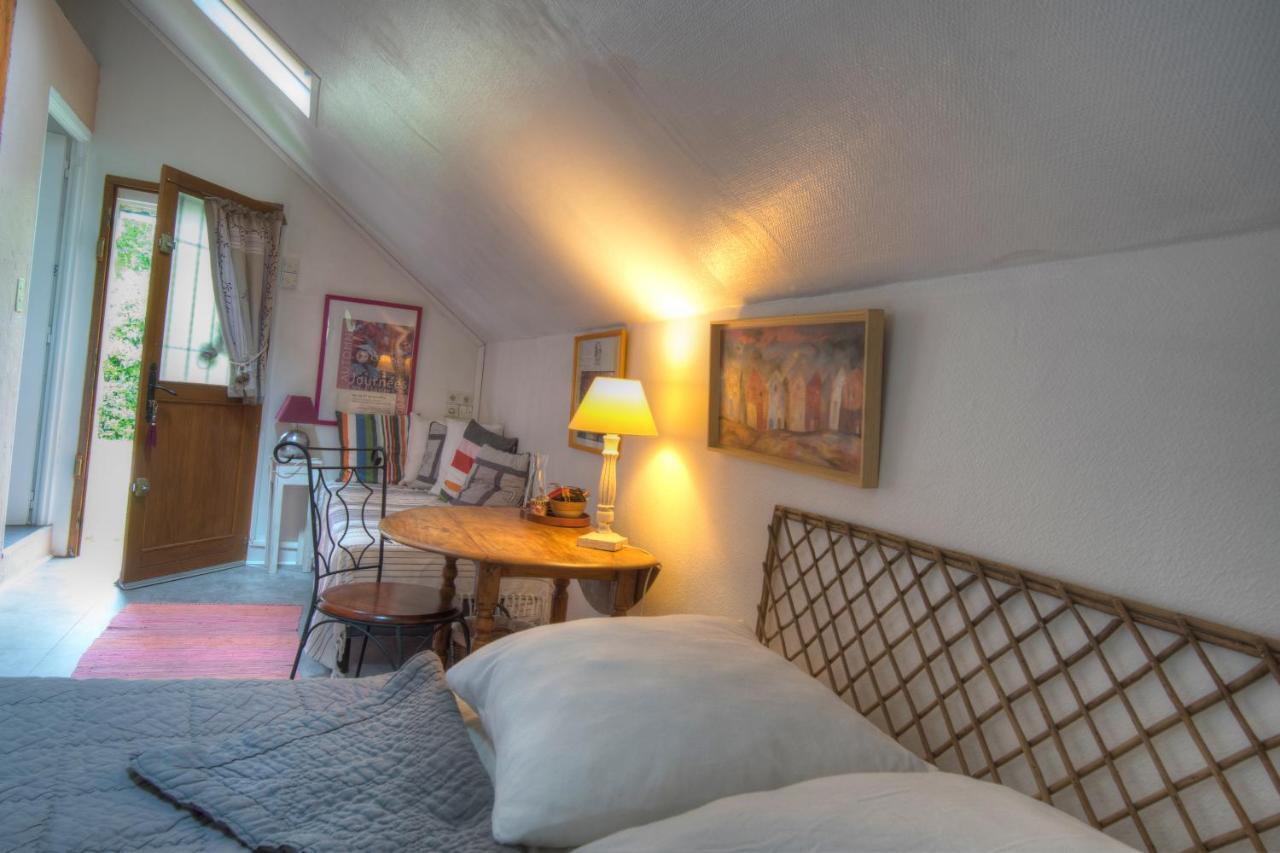 Bed and Breakfast Maison Prairie Bonheur Magny-les-Hameaux Exterior foto